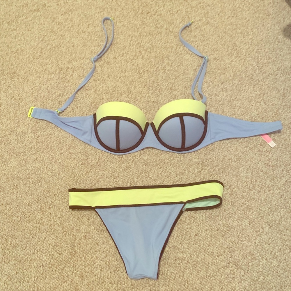 Super cute color lock Victoria’s Secret swimsuit!